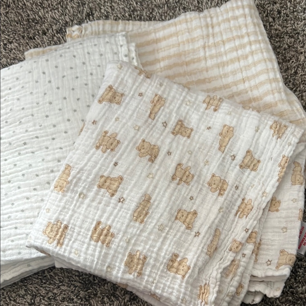 Little Me 3 Cotton Swaddles